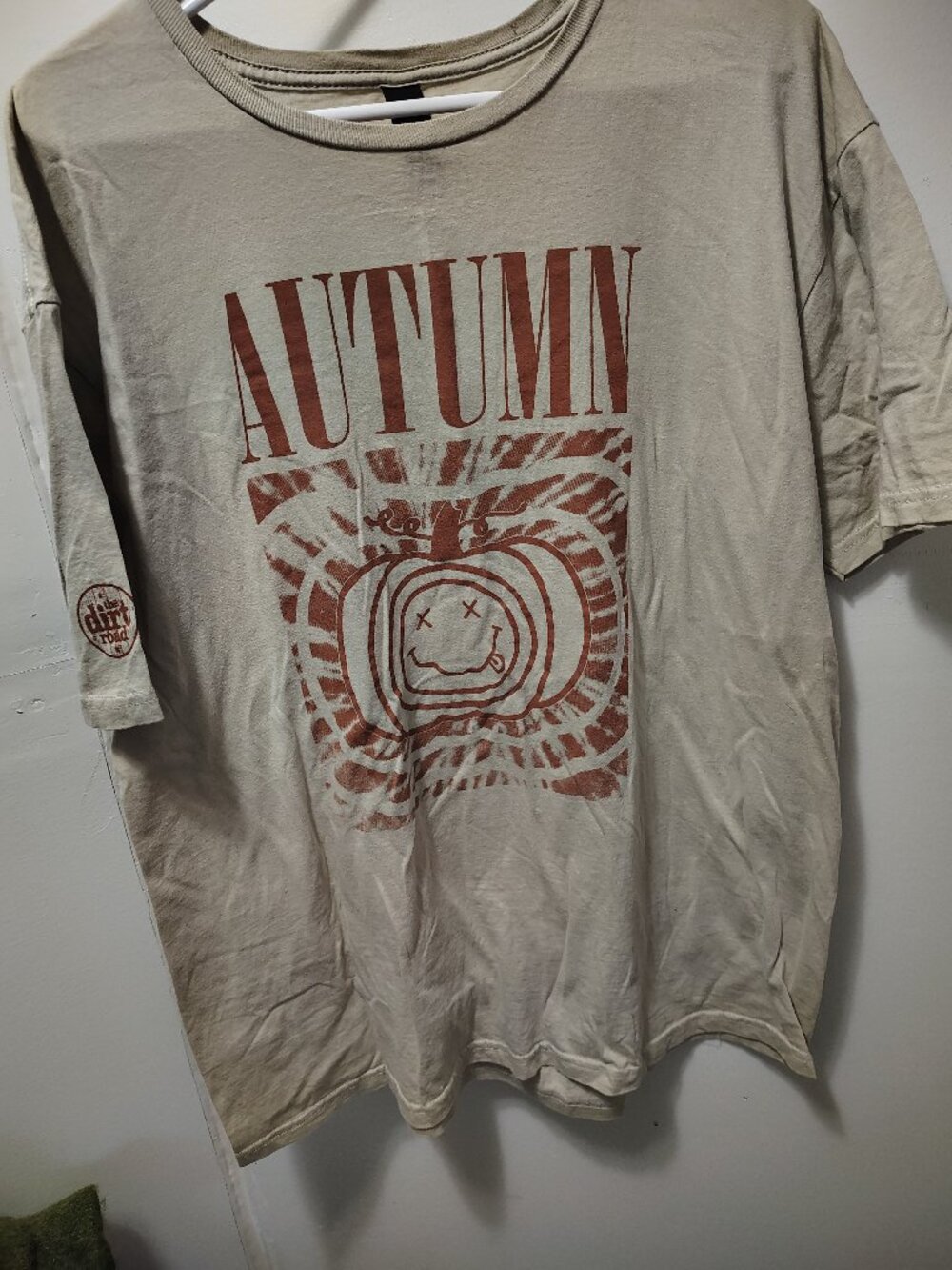 XL Autumn graphic tee